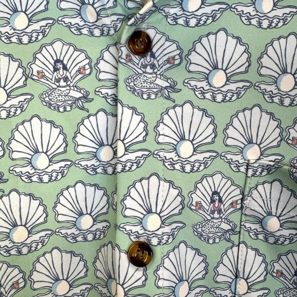Smith & Quinn Shirt Mens Size Medium Mermaid Seashell Print Short Sleeve - Picture 2 of 6